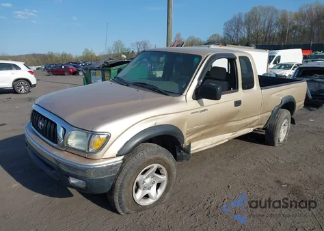 2001 Toyota Tacoma из США, поврежденный, VIN 5TEWM72N81Z838357